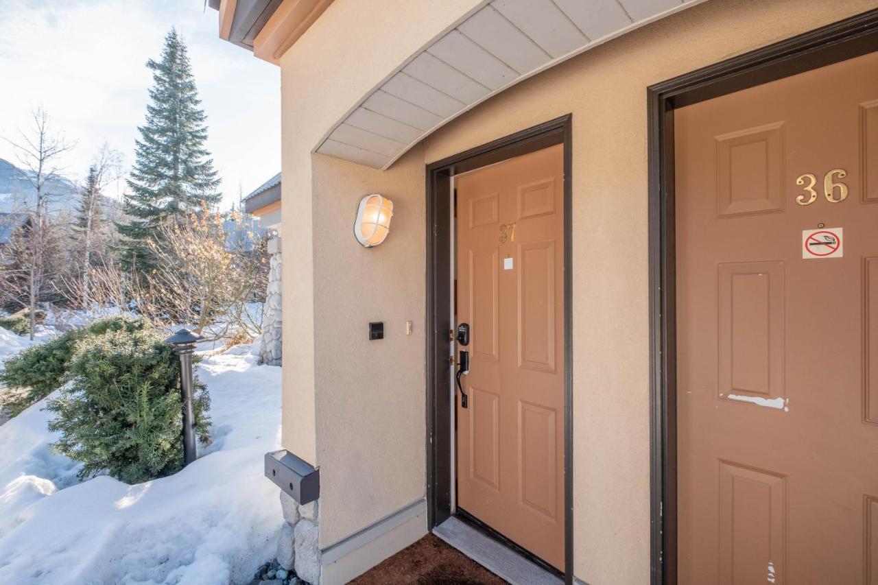 Lagoons By Outpost Whistler Exterior photo